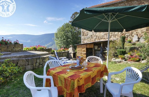 Burdignes Cabaña | Casa rural de 60 m²: chimenea, jardín, terraza, cerca de VTT y esquí, wifi y tranquilidad