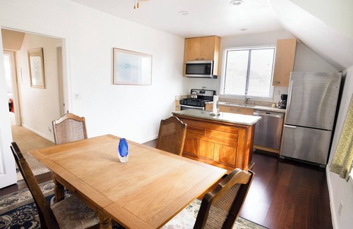Petaluma Casa | Walking Historic West Petaluma-2bd / 2ba