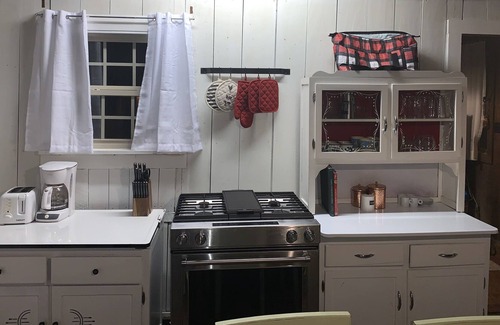 Robbinsville Otro | Charming 1880's farmhouse in Stecoah Valley