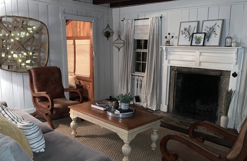 Robbinsville Otro | Charming 1880's farmhouse in Stecoah Valley