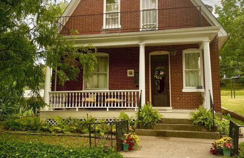 Hermann Casa | Charming 1913 3 Bedr / 2 Bath / Dutch Brick Haus / Living & Dining / New HVAC