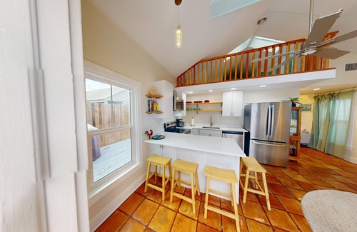 Truman Annex Casa | Charming 1923 2 Bedroom, 1 Bath home with bonus loft.