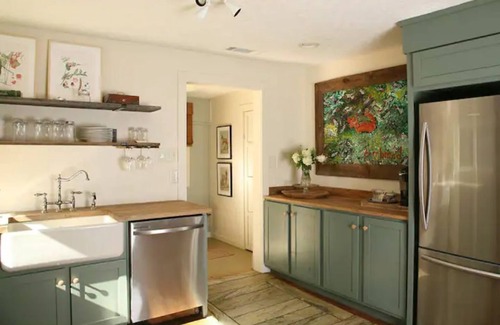 Dahlonega Cabaña | Charming 1935 Cottage: "The Little House"
