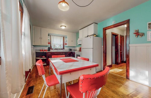 Columbia Casa | Charming 1950s Cottage in Historic Columbia, TN – Private Retreat Near Downtown