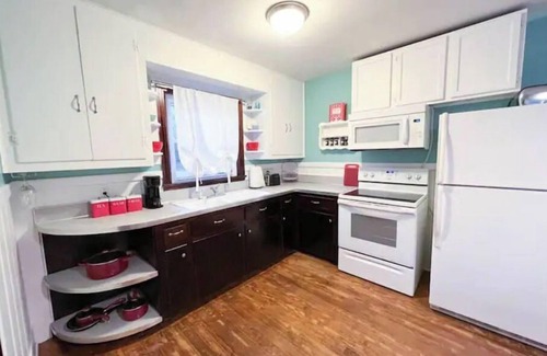 Columbia Casa | Charming 1950s Cottage in Historic Columbia, TN – Private Retreat Near Downtown