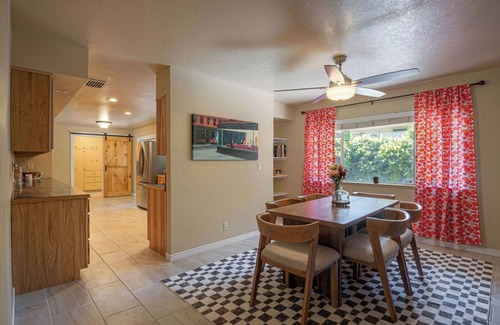 Twin Falls Casa | Charming 1970s 2-bedroom 2-bathroom pet friendly house in beautiful Twin Falls