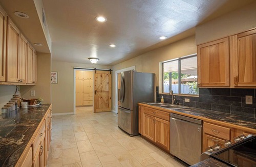 Twin Falls Casa | Charming 1970s 2-bedroom 2-bathroom pet friendly house in beautiful Twin Falls