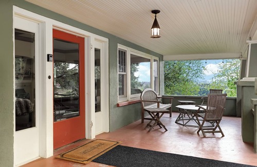 Newberg Casa | Charming 19th Century Craftsman in the Heart of Wine Country