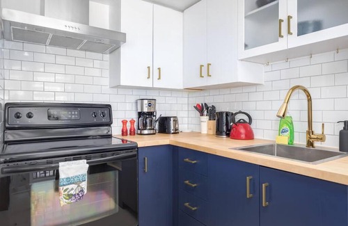 King West Village Casa | Charming 1BD Townhouse Near Lake