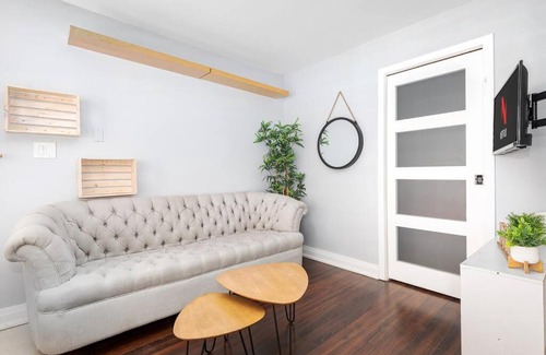 King West Village Casa | Charming 1BD Townhouse Near Lake