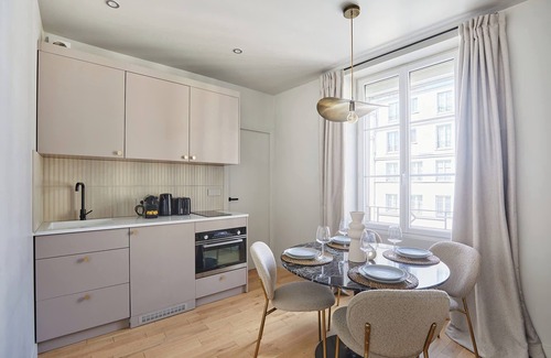 Quartier Sainte-Marguerite Apartamento | Charming 1bdr AC Le Marais Centre de Paris