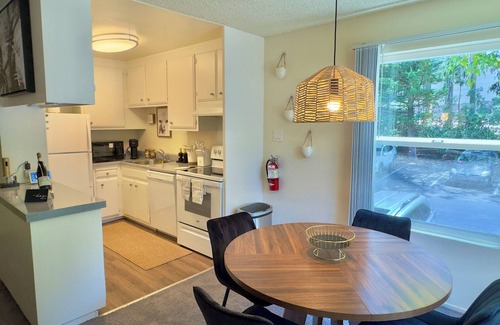 San Bruno Apartamento | Charming 1BE/1BA apto in San Bruno. Close to SFO, lake San Andreas and YouTube.