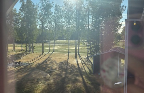 Knik-Fairview Casa | Charming 1bfd 1bth apartment in a custom home on golf course! Play for free!