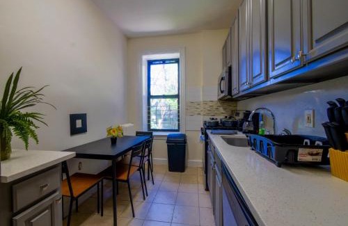 McGinley Square Apartamento | Charming 1BR Apartment Near NYC Ideal for Urban Explorers