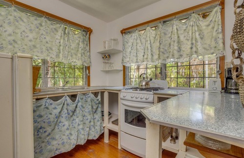 Placentia Cabaña | Charming 1BR Cabana in Tranquil Forest Setting