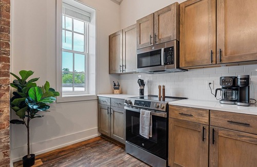 McMinnville Condominio | Charming 1BR condo in McMinnville, TN, perfect for a cozy getaway.