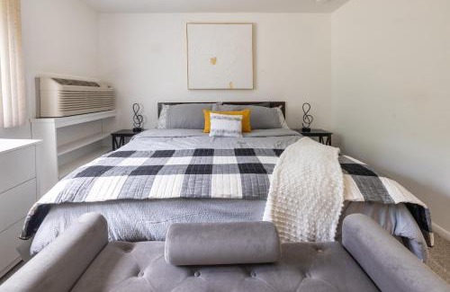 Lake Geneva Apartamento | Charming 1BR Condo with Patio, Near The Lake Geneva