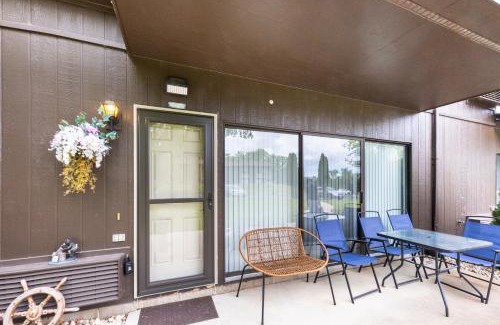 Lake Geneva Apartamento | Charming 1BR Condo with Patio, Near The Lake Geneva