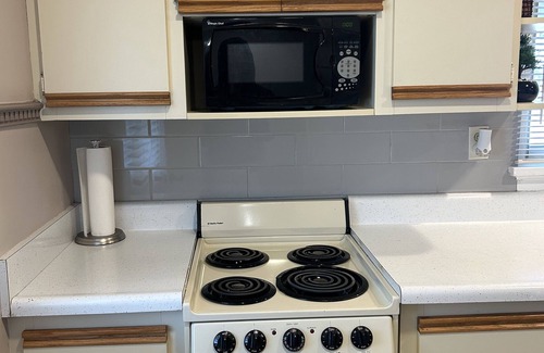 Edwardsville Casa | Charming 1BR Near Historic Downtown Edwardsville & SIUE