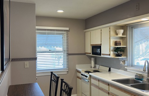 Edwardsville Casa | Charming 1BR Near Historic Downtown Edwardsville & SIUE