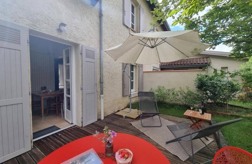 Saint-Galmier Cabaña | Acogedor apartamento con terraza y jardín, equipado y bien situado para parejas o viajeros de negocios