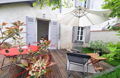 Saint-Galmier Cabaña | Acogedor apartamento con terraza y jardín, equipado y bien situado para parejas o viajeros de negocios