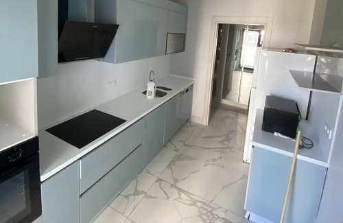Basaksehir Apartamento | Charming 2+1 Furnished Property in Basaksehir, Just 500 Meters far from Metro