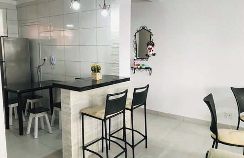 Vila Julia Apartamento | Charming 2-bedroom apartment in terrific Vila Julia Guarujá with AC