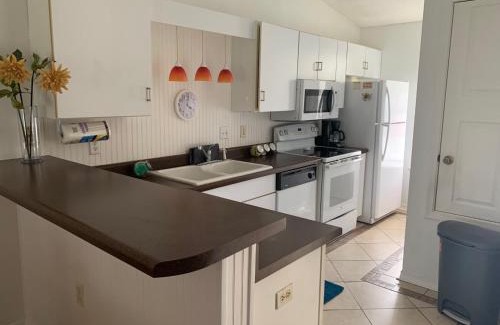 Northwest Pensacola Casa | Charming 2 bdr 1 bath home fenced byard N Pensacola Pet Friendly Close to bases