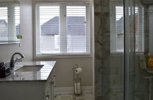 Ajax Casa | Charming 2-BDR Upper Floor Retreat in Ajax