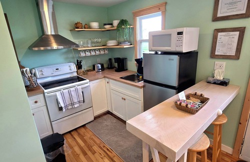 Saint Peters Bay Cabaña | Charming 2-bedroom cottage with AC and WiFi in delightful Saint Peters Bay