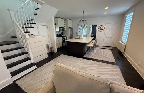 Fairlawn Casa | Charming 2-Bed 1,5 Bath House, free street Parkin