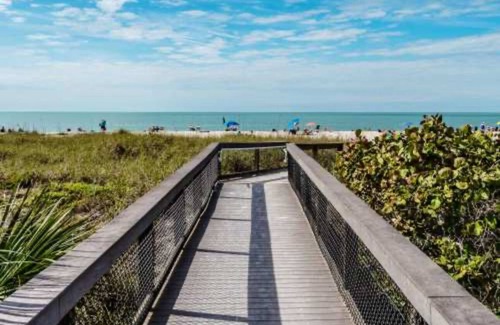 South Venice Casa | Charming 2-bed 2-bath house with NEW POOL and WiFi, AC in beautiful Venice FL