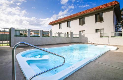 Batemans Bay Apartamento | Charming 2-Bed Apartment with Bay Views