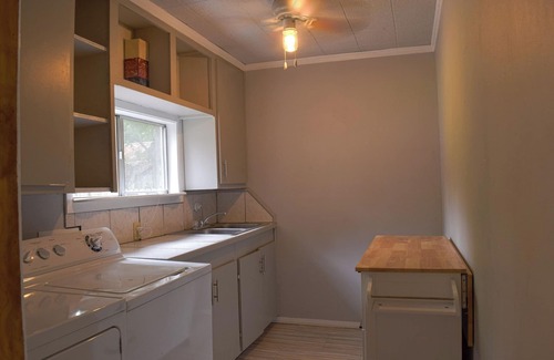 Waxahachie Casa | Charming 2-Bed Bluebonnet Bungalow in Historic Waxahachie