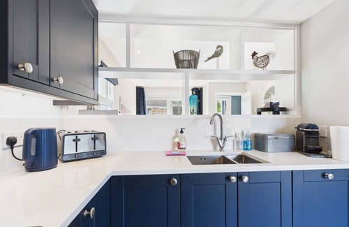 Yarmouth Chalet De Esquí | Charming 2-Bed Family Cottage Your West Bay Retreat