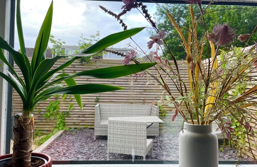 Newton St Loe Casa | Charming 2 Bed House Free Parking, Garden. 10 min drive to Bath Central