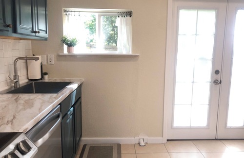Central Colorado Springs Casa | Charming 2-bedroom duplex in delightful Colorado Springs with WiFi