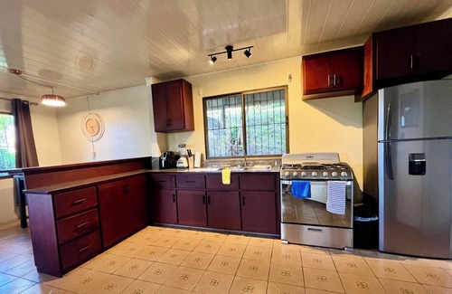 Tilarán Casa | Charming 2-bedroom Lake View House in Puerto San Luis with WiFi