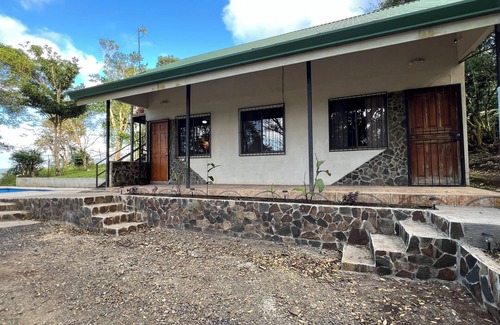 Tilarán Casa | Charming 2-bedroom Lake View House in Puerto San Luis with WiFi