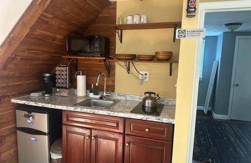 Seat Pleasant Cama Y Desayuno | Charming 2-bedroom in serene Capitol Heights near Washington DC
