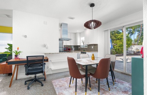 Middle River Terrace Casa | Charming 2-bedrm house with amazing pool, WiFi, AC in delightful Fort Lauderdale