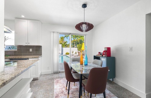 Middle River Terrace Casa | Charming 2-bedrm house with amazing pool, WiFi, AC in delightful Fort Lauderdale