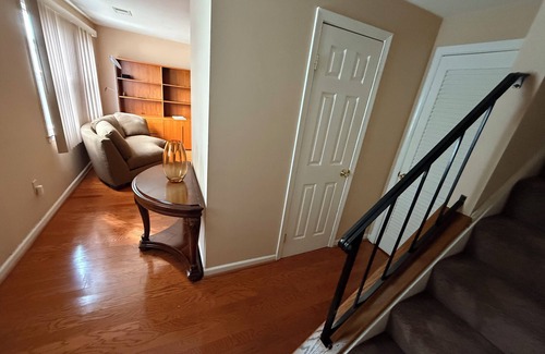 Fort Washington Casa | Charming 2-bedroom townhome in cool Fort Washington recently remodeled,