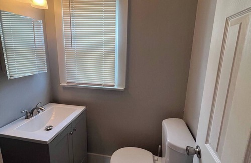 Seaside Heights Cabaña | Charming 2-bedroom cottage and courtyard with WiFi, AC in Seaside Heights