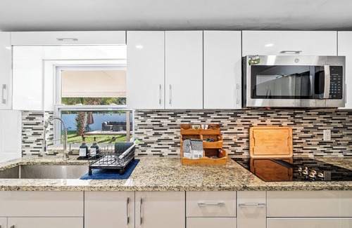 Parker Ridge Casa | Charming 2-bedroom house in enchanting West Palm Beach with AC, WiFi