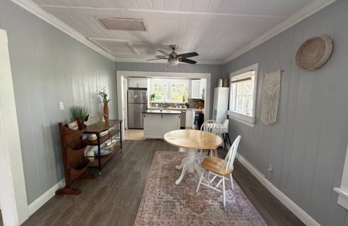 Palm Beach - West Palm Beach Casa | Charming 2-bedroom bungalow in perfect West Palm Beach, Northwood Harbor with AC