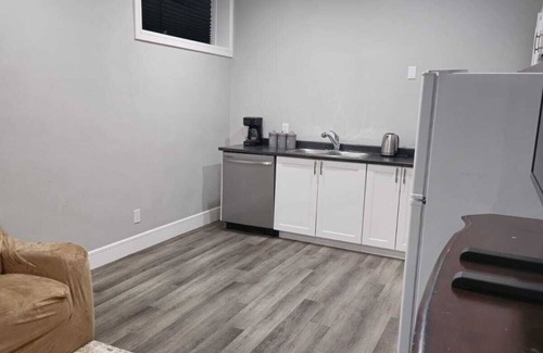 Timberlea Casa | Charming 2-bedroom house with WiFi, AC in Fort McMurray