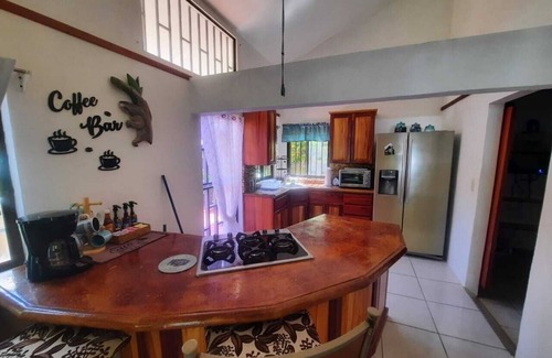 Puerto Jiménez Casa | Charming 2-bedroom house with WiFi, AC in amazing Puerto Jiménez