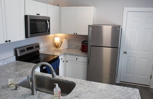 Crystal Coast Casa | Charming 2-bedroom house in lovely Atlantic Beach with AC